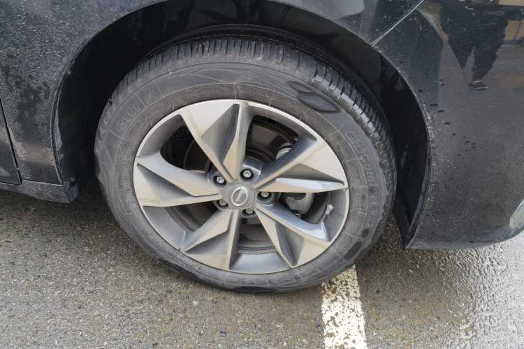 Used GAC Trumpchi M6 2023 PRO 270T DCT Luxury Edition Right Front Wheel Hub