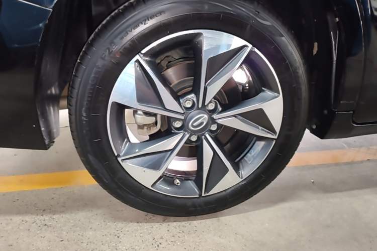 Used GAC Trumpchi M6 2023 PRO 270T DCT Luxury Edition Right Rear Wheel Hub