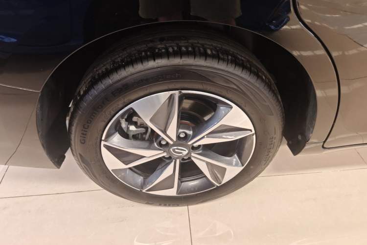 Used GAC Trumpchi M6 2023 PRO 270T DCT Luxury Edition Right Rear Wheel Hub