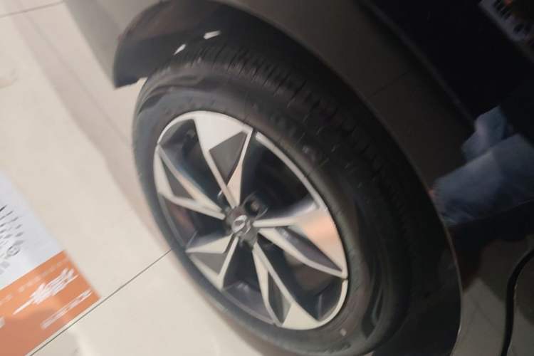 Used GAC Trumpchi M6 2023 PRO 270T DCT Luxury Edition Right Rear Wheel Hub
