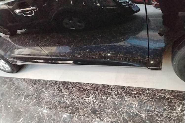 Used GAC Trumpchi M6 2023 PRO 270T DCT Elite Edition Right Side Sill
