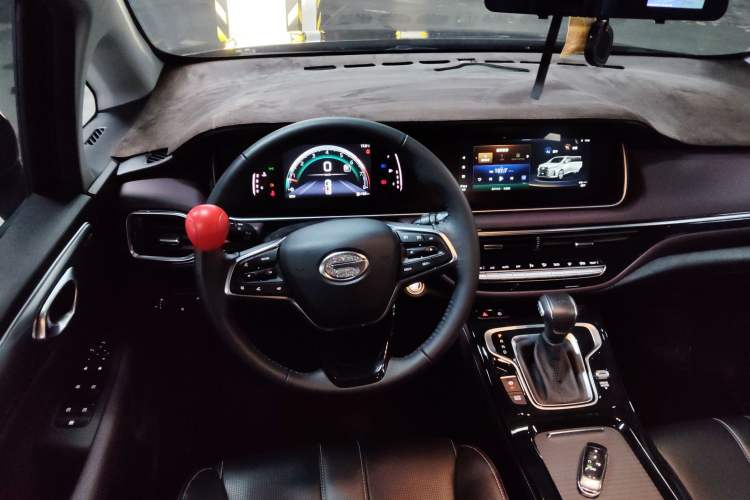Used GAC Trumpchi M6 2023 PRO 270T DCT Luxury Edition Steering Wheel