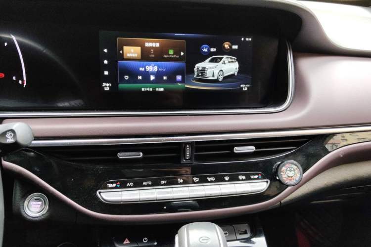 Used GAC Trumpchi M6 2023 PRO 270T DCT Luxury Edition Audio And AC Panel