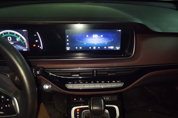 Used GAC Trumpchi M6 2023 PRO 270T DCT Luxury Edition Audio And AC Panel