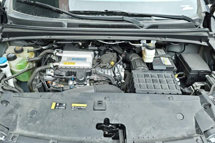 Used GAC Trumpchi M6 2023 PRO 270T DCT Luxury Edition Engine Bay