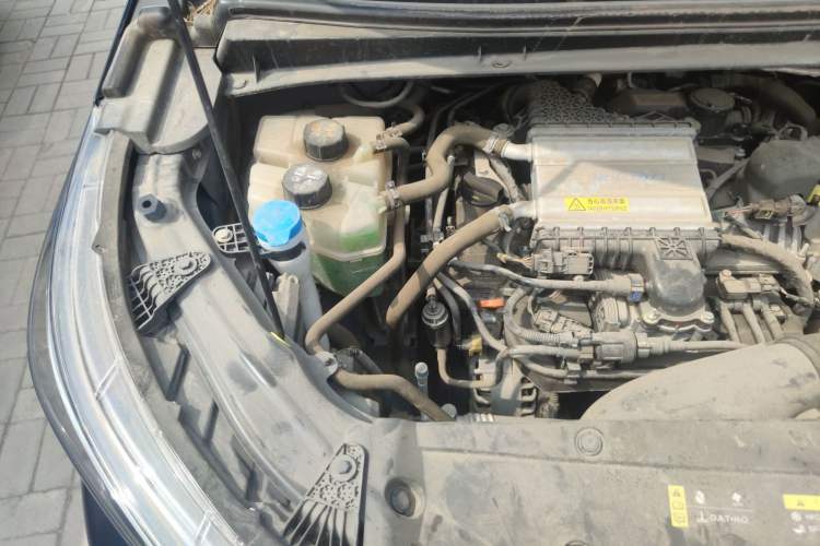Used GAC Trumpchi M6 2023 PRO 270T DCT Luxury Edition Engine Bay Right