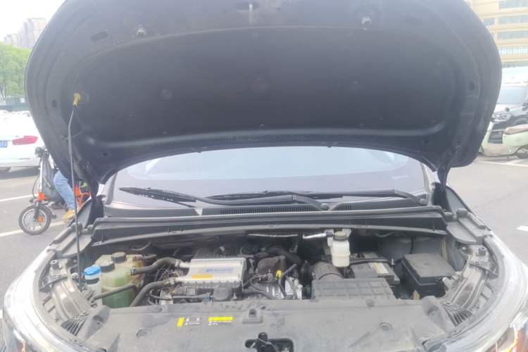 Used GAC Trumpchi M6 2023 PRO 270T DCT Luxury Edition Engine Bay