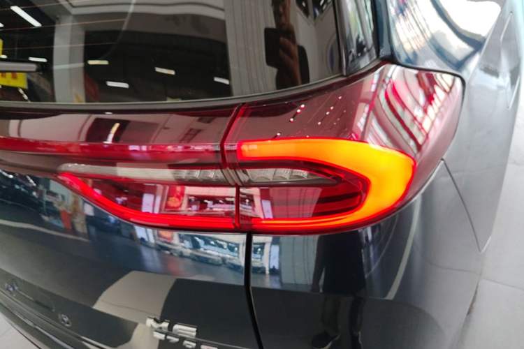 Used GAC Trumpchi M6 2023 PRO 270T DCT Luxury Edition Exterior 3