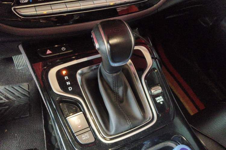Used GAC Trumpchi M6 2023 PRO 270T DCT Luxury Edition Gear Lever