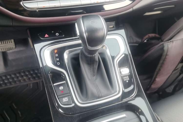 Used GAC Trumpchi M6 2023 PRO 270T DCT Luxury Edition Gear Lever