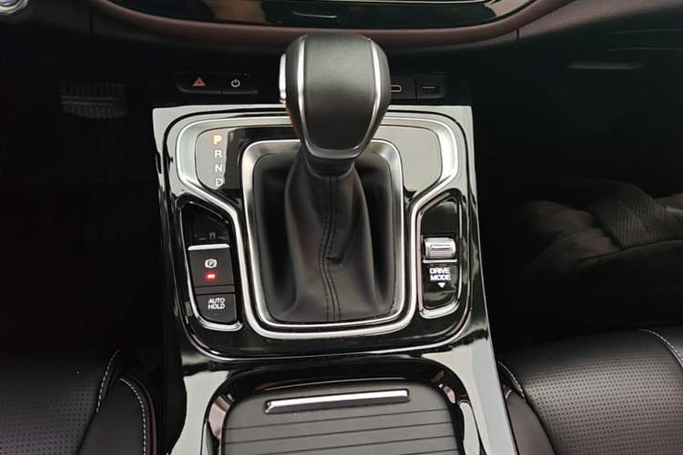 Used GAC Trumpchi M6 2023 PRO 270T DCT Luxury Edition Gear Lever