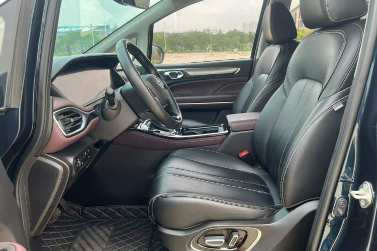 Used GAC Trumpchi M6 2023 PRO 270T DCT Luxury Edition Interior 3