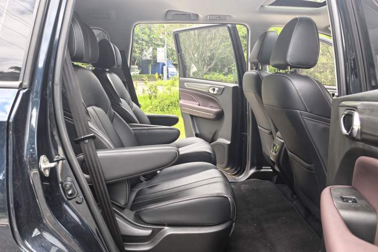 Used GAC Trumpchi M6 2023 PRO 270T DCT Luxury Edition Interior 5