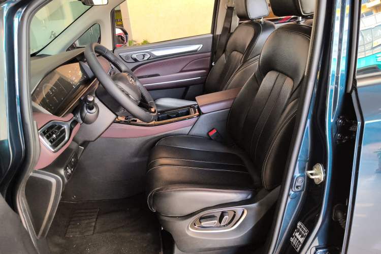 Used GAC Trumpchi M6 2023 PRO 270T DCT Luxury Edition Left Front Seat