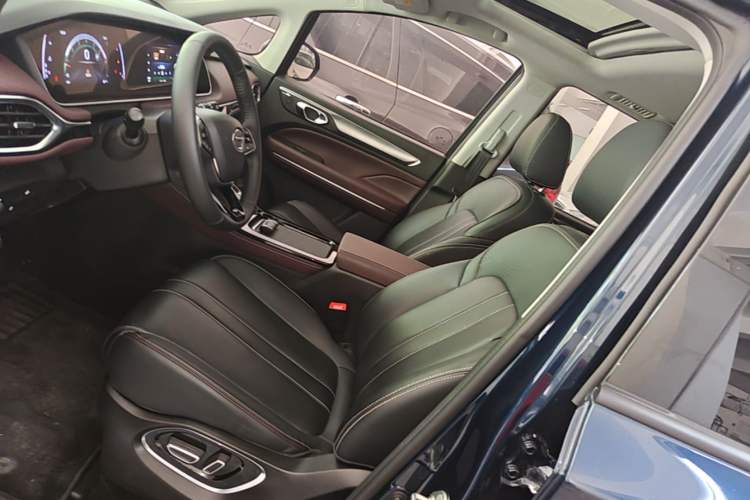 Used GAC Trumpchi M6 2023 PRO 270T DCT Luxury Edition Left Front Seat