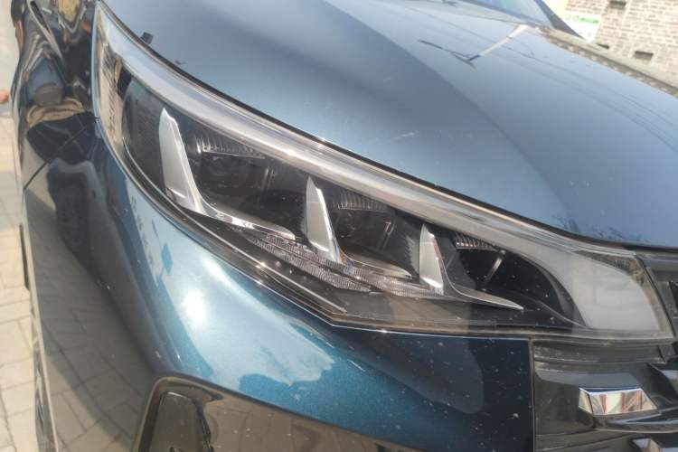 Used GAC Trumpchi M6 2023 PRO 270T DCT Luxury Edition Right Front Headlight