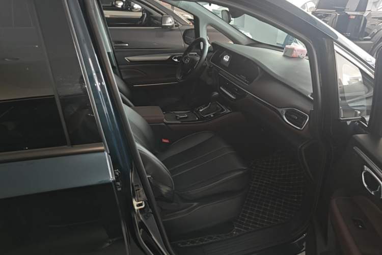 Used GAC Trumpchi M6 2023 PRO 270T DCT Luxury Edition Right Front Seat