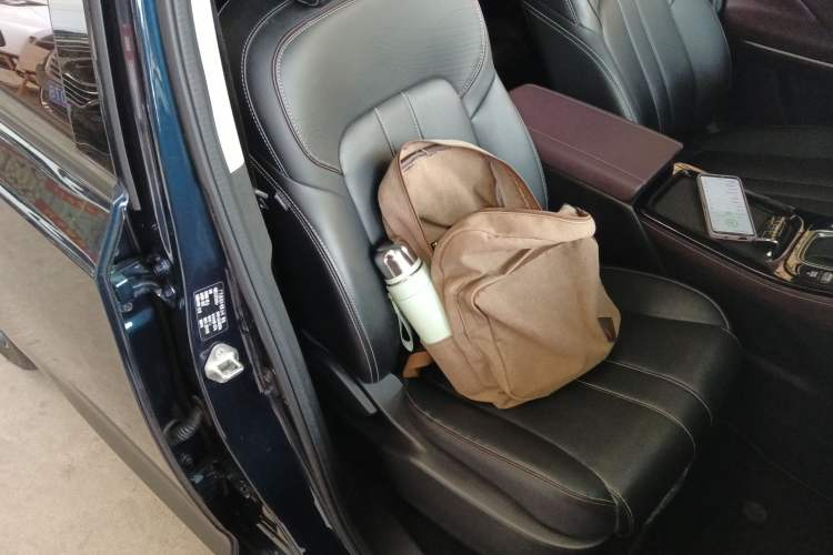 Used GAC Trumpchi M6 2023 PRO 270T DCT Luxury Edition Right Front Seat