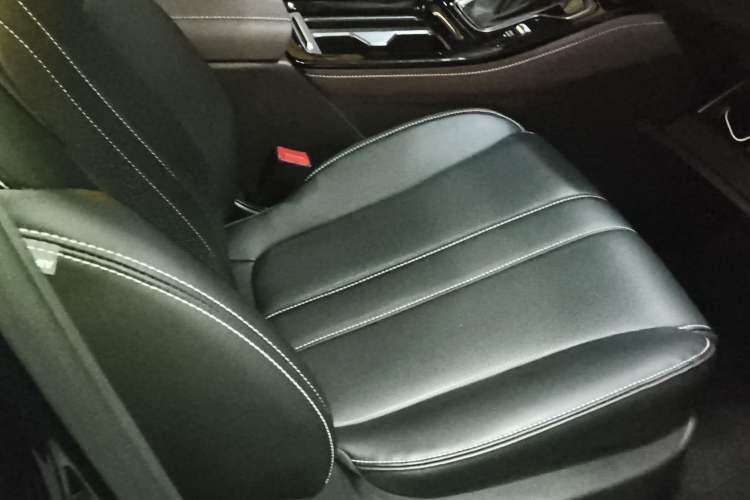 Used GAC Trumpchi M6 2023 PRO 270T DCT Luxury Edition Right Front Seat