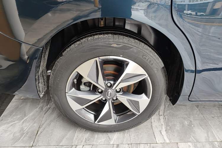 Used GAC Trumpchi M6 2023 PRO 270T DCT Luxury Edition Right Rear Wheel Hub