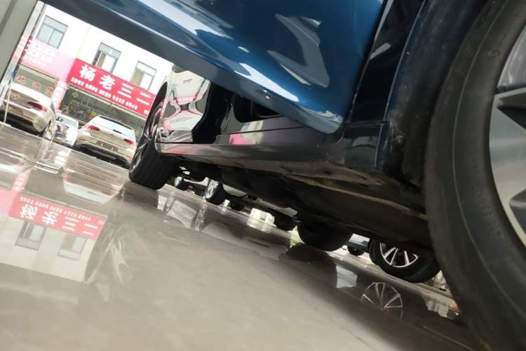 Used GAC Trumpchi M6 2023 PRO 270T DCT Luxury Edition Right Side Sill