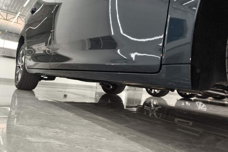 Used GAC Trumpchi M6 2023 PRO 270T DCT Luxury Edition Right Side Sill