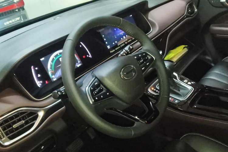 Used GAC Trumpchi M6 2023 PRO 270T DCT Luxury Edition Steering Wheel