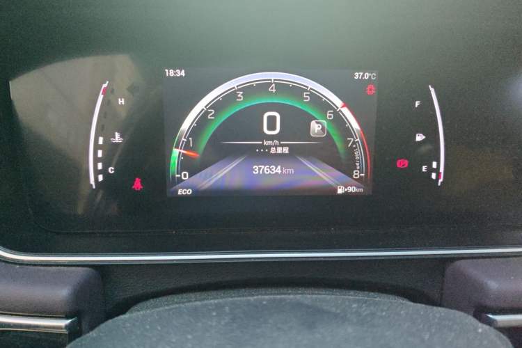 Used GAC Trumpchi M6 2023 PRO 270T DCT Luxury Edition Odometer Close Up