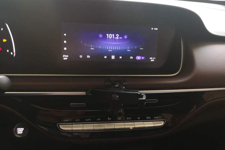 Used GAC Trumpchi M6 2023 PRO 270T DCT Luxury Edition Audio And AC Panel