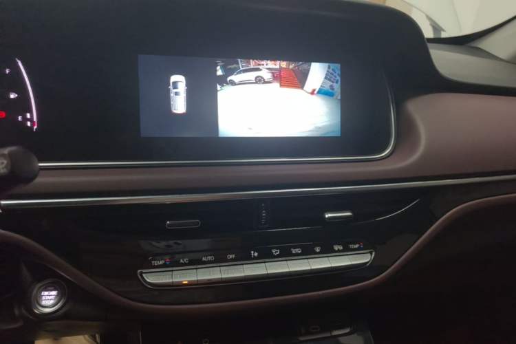 Used GAC Trumpchi M6 2023 PRO 270T DCT Luxury Edition Audio And AC Panel