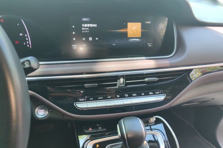 Used GAC Trumpchi M6 2023 PRO 270T DCT Luxury Edition Audio And AC Panel