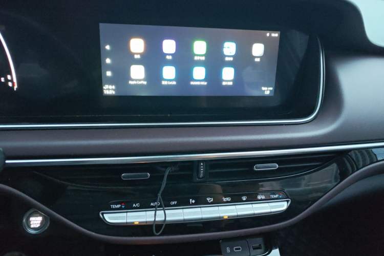 Used GAC Trumpchi M6 2023 PRO 270T DCT Luxury Edition Audio And AC Panel