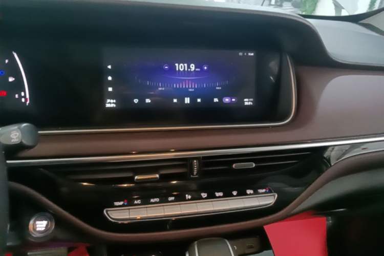 Used GAC Trumpchi M6 2023 PRO 270T DCT Luxury Edition Audio And AC Panel