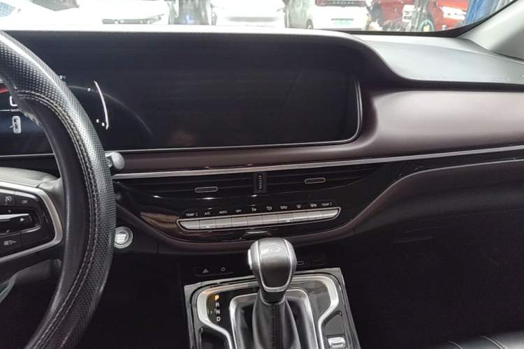 Used GAC Trumpchi M6 2023 PRO 270T DCT Luxury Edition Audio And AC Panel