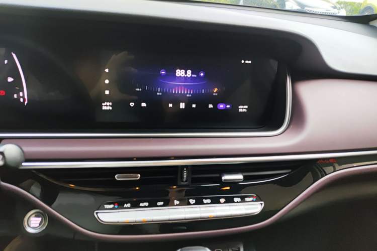 Used GAC Trumpchi M6 2023 PRO 270T DCT Luxury Edition Audio And AC Panel