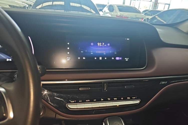 Used GAC Trumpchi M6 2023 PRO 270T DCT Luxury Edition Audio And AC Panel