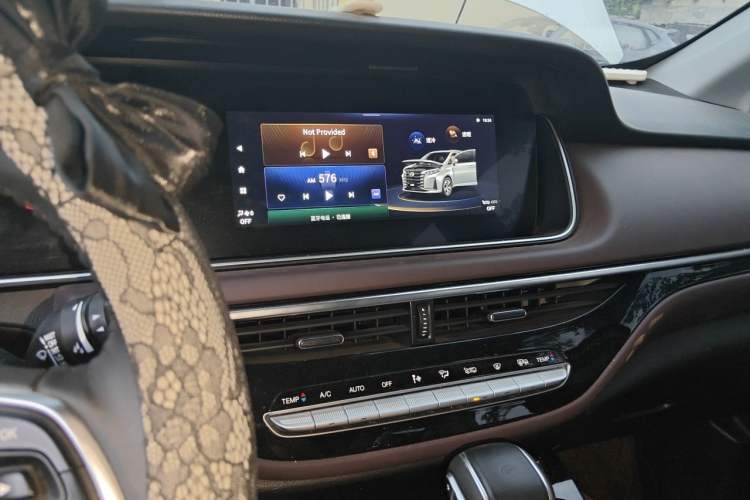 Used GAC Trumpchi M6 2023 PRO 270T DCT Luxury Edition Audio And AC Panel