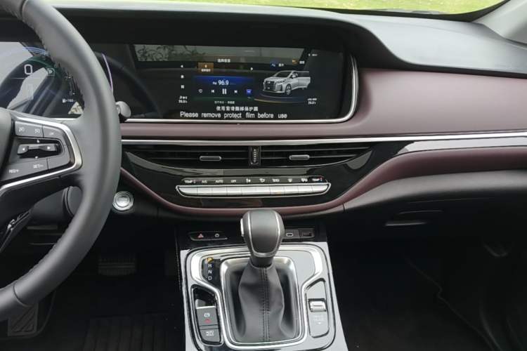 Used GAC Trumpchi M6 2023 PRO 270T DCT Luxury Edition Audio And AC Panel