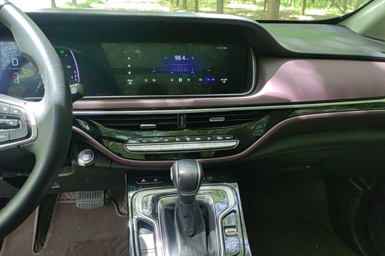 Used GAC Trumpchi M6 2023 PRO 270T DCT Luxury Edition Audio And AC Panel