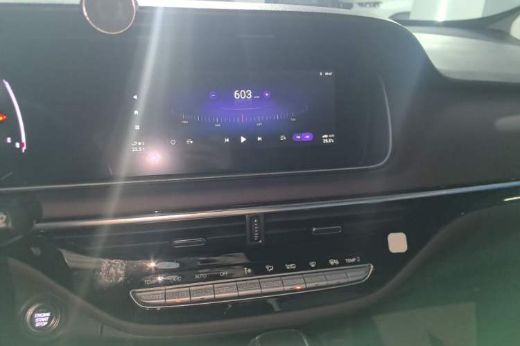 Used GAC Trumpchi M6 2023 PRO 270T DCT Luxury Edition Audio And AC Panel