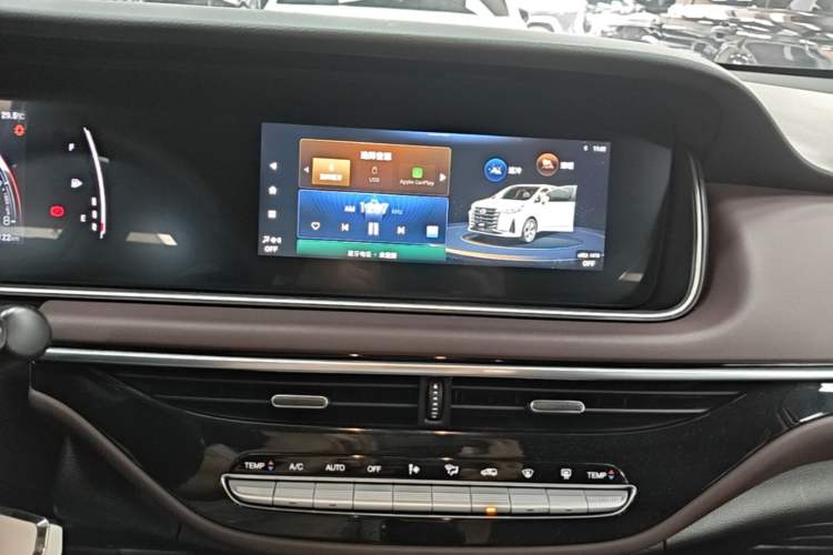 Used GAC Trumpchi M6 2023 PRO 270T DCT Elite Edition Audio And AC Panel