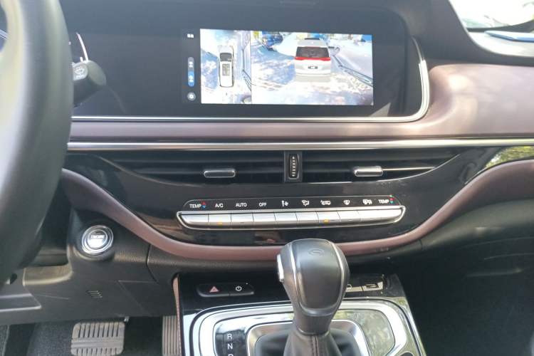 Used GAC Trumpchi M6 2023 PRO 270T DCT Luxury Edition Audio And AC Panel