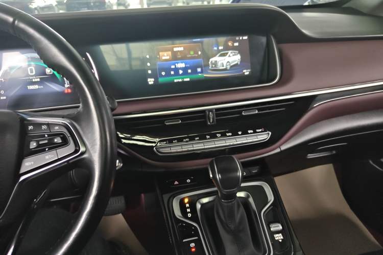 Used GAC Trumpchi M6 2023 PRO 270T DCT Luxury Edition Audio And AC Panel
