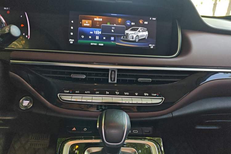 Used GAC Trumpchi M6 2023 PRO 270T DCT Luxury Edition Audio And AC Panel