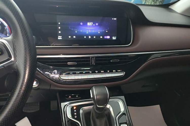 Used GAC Trumpchi M6 2023 PRO 270T DCT Luxury Edition Audio And AC Panel