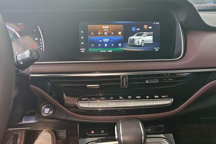 Used GAC Trumpchi M6 2023 PRO 270T DCT Luxury Edition Audio And AC Panel
