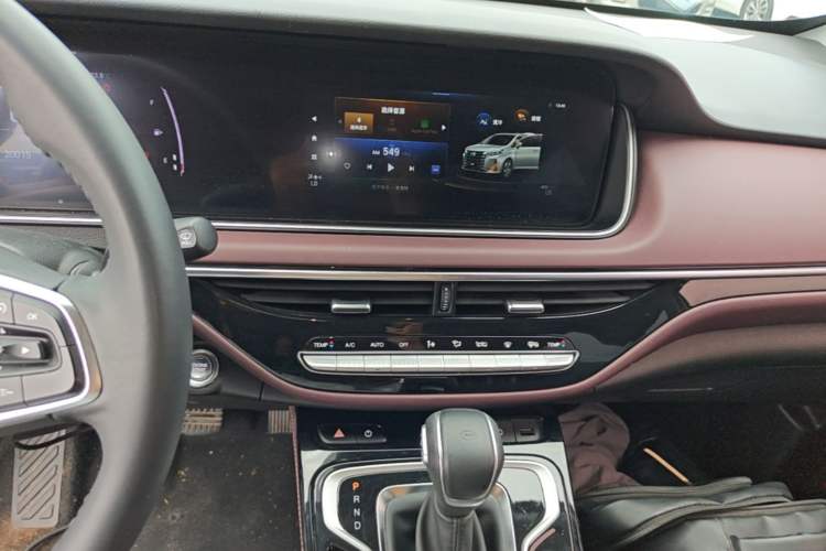 Used GAC Trumpchi M6 2023 PRO 270T DCT Luxury Edition Audio And AC Panel