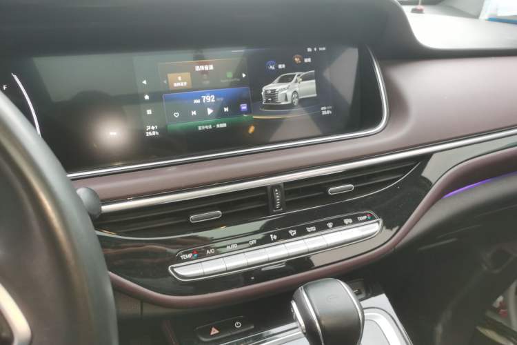 Used GAC Trumpchi M6 2023 PRO 270T DCT Luxury Edition Audio And AC Panel