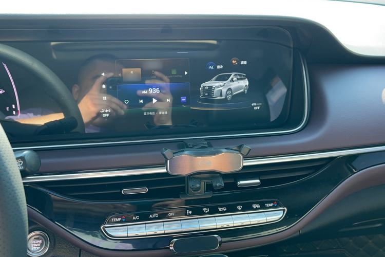 Used GAC Trumpchi M6 2023 PRO 270T DCT Luxury Edition Audio And AC Panel