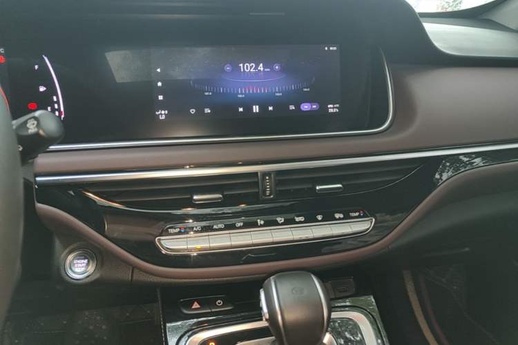Used GAC Trumpchi M6 2023 PRO 270T DCT Luxury Edition Audio And AC Panel